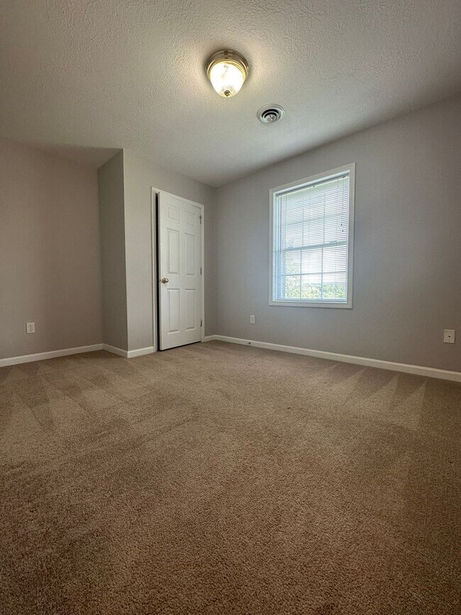 Building Photo - 3332 Yellow Sulphur Rd