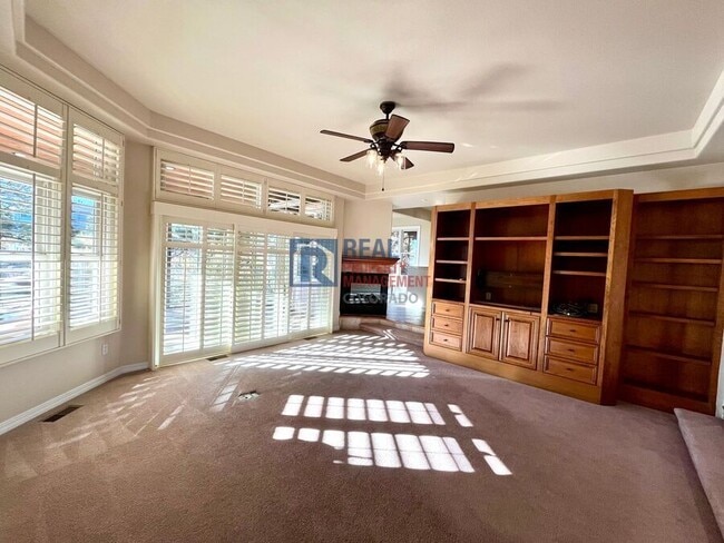 Building Photo - 2645 Rossmere St