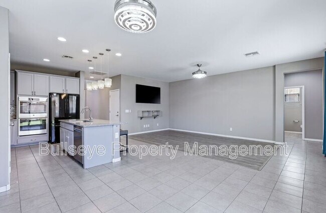 Building Photo - 304 N 78th Pl