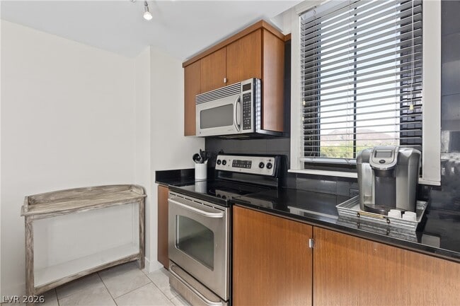 Building Photo - 29 Montelago Blvd