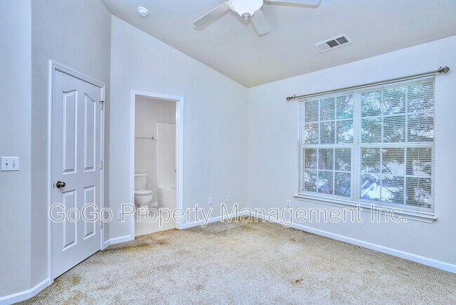 Building Photo - 103 Bumble Cir