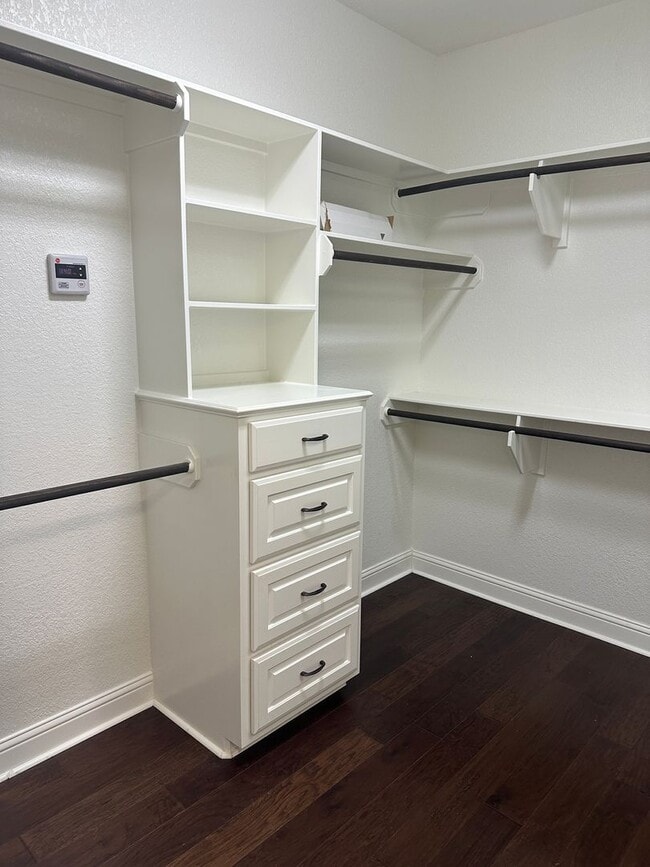 Building Photo - College Station - 4 bedrooms, 2.5 Bathroom...