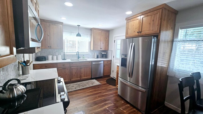 Building Photo - Fully Furnished 3 Bedroom Home in Coeur d'...