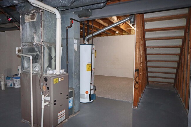 Building Photo - 5740 Vestry Ct