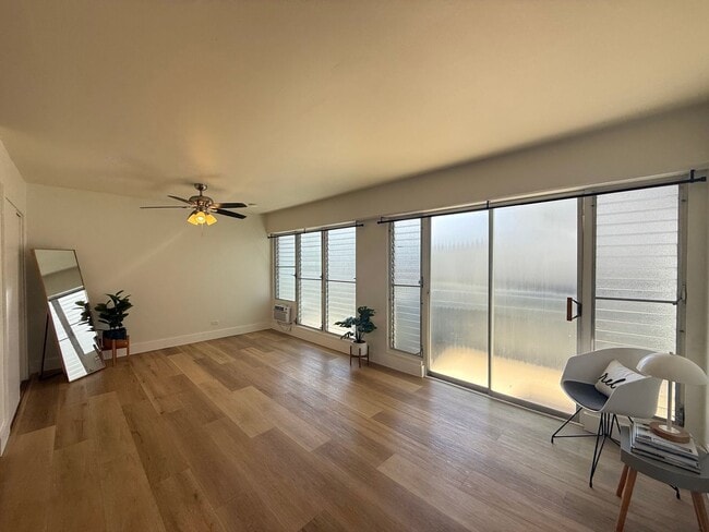 Building Photo - Kuilei Gardens #211