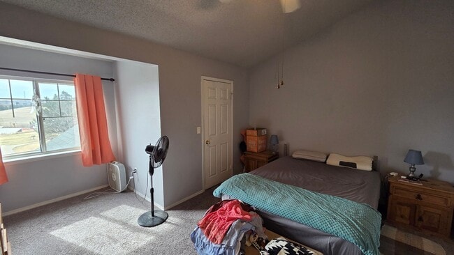 Building Photo - Lovely Two Bedroom Condo with Fire Place, W/D, garage, and tons of community extras! (Concord)