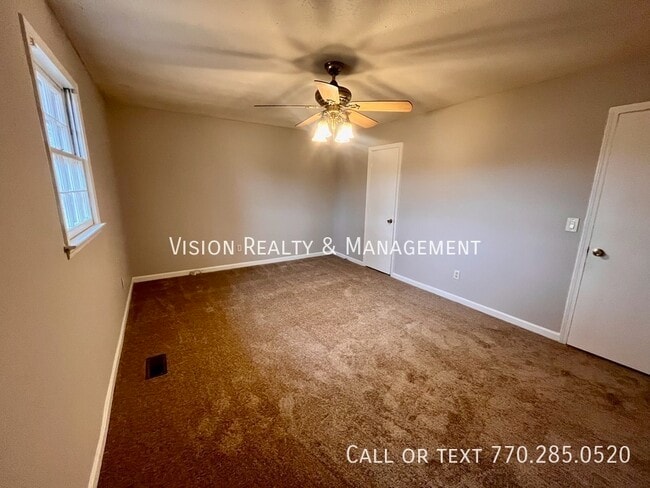 Building Photo - 270 Sage Dr