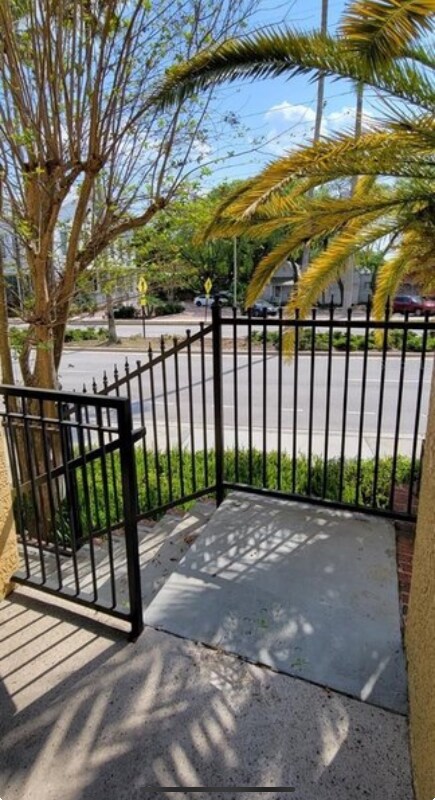 Building Photo - 1810 E Palm Ave