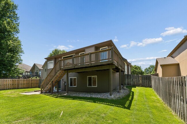 Building Photo - 4 Bedroom Elkhorn Ranch!
