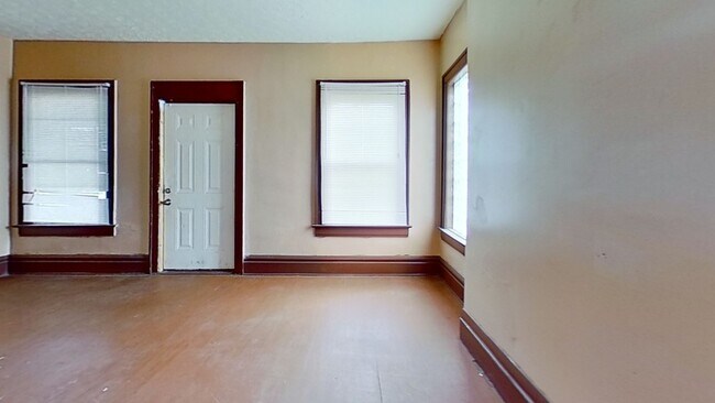 Building Photo - 798 E Whittier St