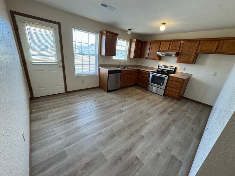 Building Photo - 219 Aaron Ln