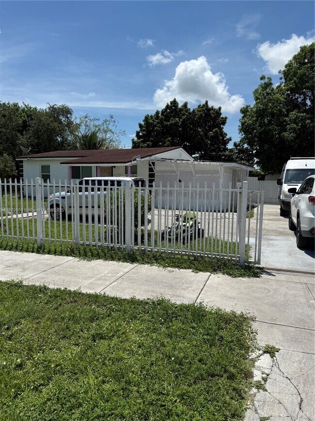 Primary Photo - 3020 NW 161st St