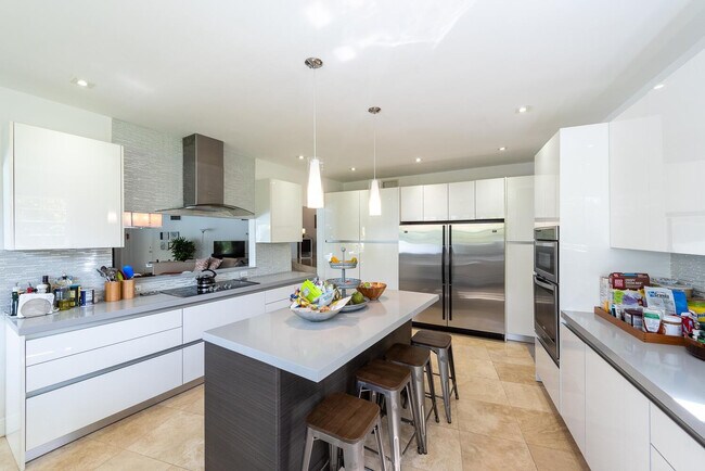 Building Photo - 6205 St