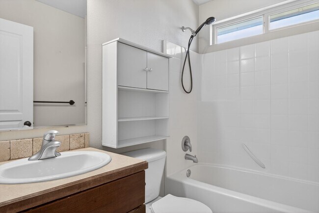 Building Photo - Spacious Home in Quiet Star Cul-de-Sac with Large Yard