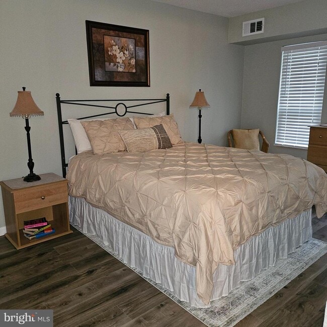 Building Photo - 304 Forbes St