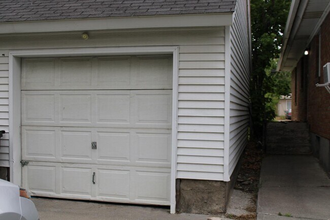 Building Photo - 372 I St