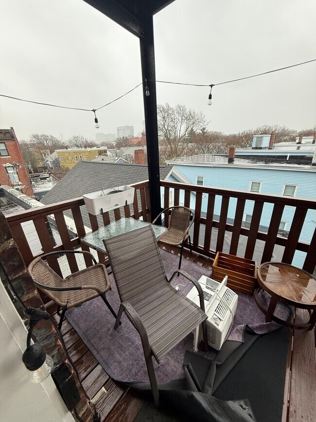 Building Photo - 1054 Cambridge St