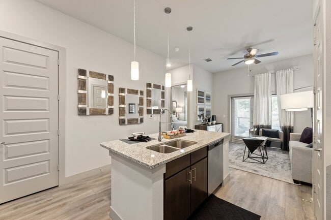 Building Photo - Rocklyn at Samuels Ave