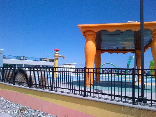 Building Photo - 400 Deal Lake Dr