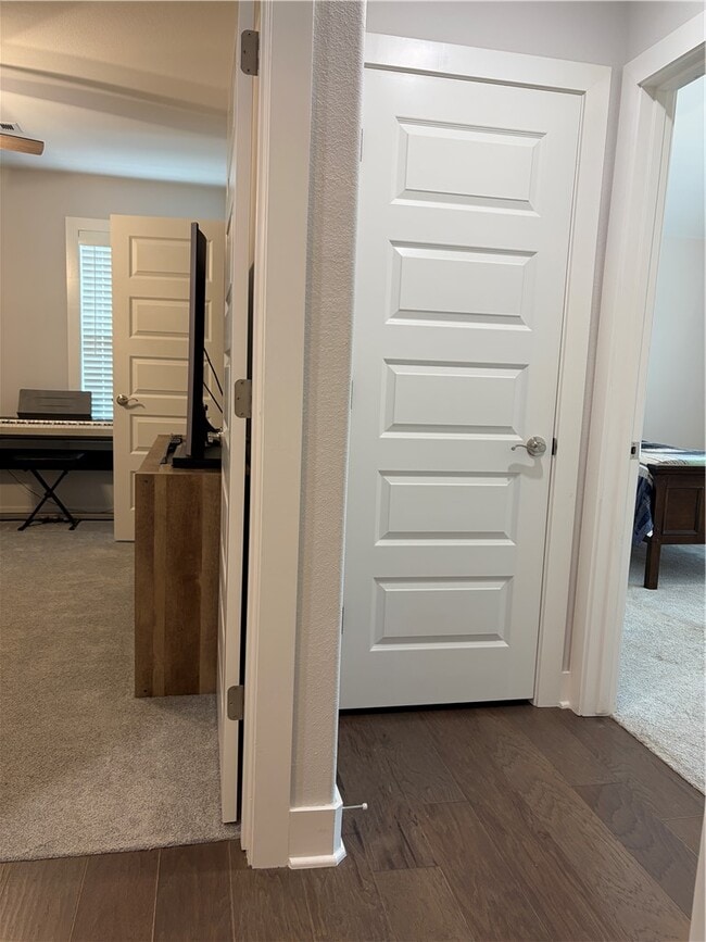 Building Photo - 2739 S Angels Rd