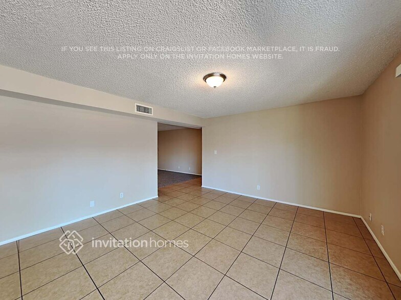 Building Photo - 4213 W Northview Ave