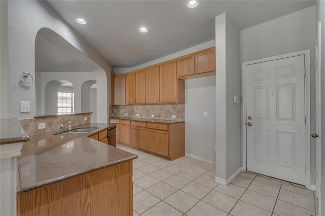 Building Photo - 601 Port Royale Way