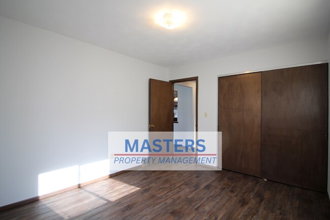 Building Photo - 135 Edgewood Dr