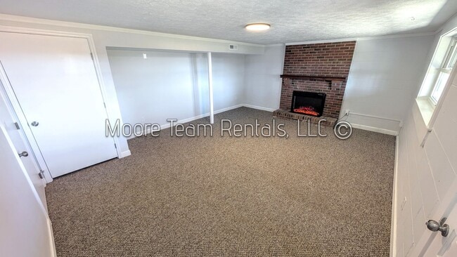 Building Photo - Spacious Updated Home on 1.6 Acres – Prime Location Near Arden, Fletcher & Mills River