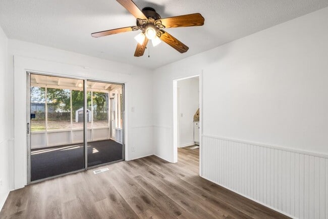 Building Photo - 1801 Crestridge Dr SE