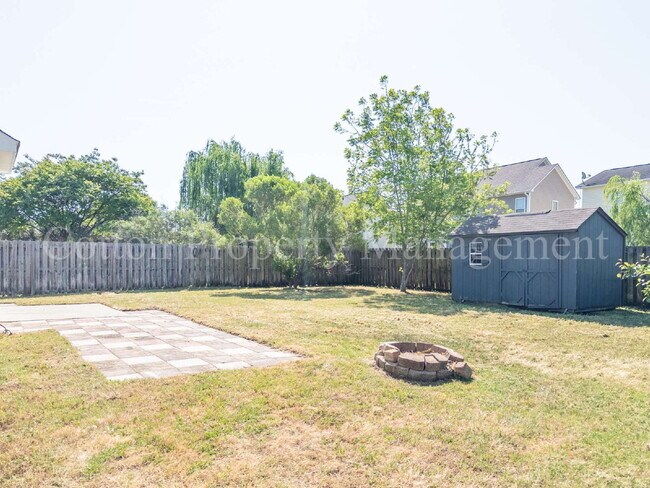 Building Photo - 448 Vallie Ln