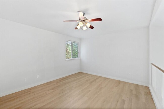Building Photo - 1708 Rockland Dr