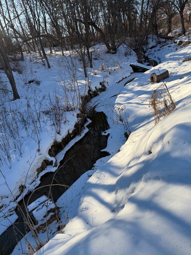 Building Photo - 7431 Lake Dr