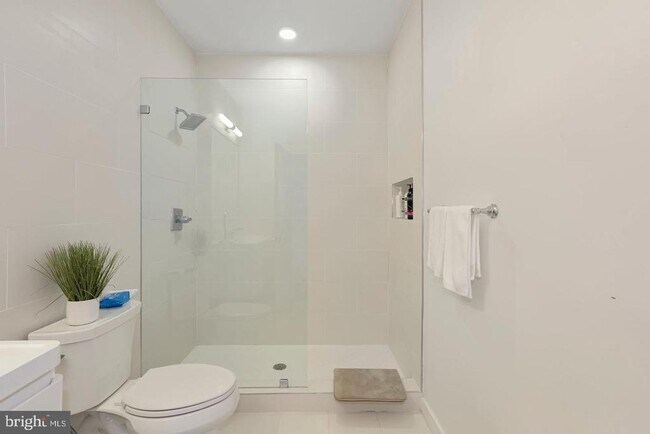 Building Photo - 1495 Gallaudet St NE