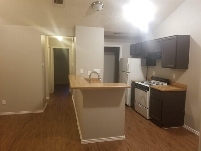 Building Photo - 1214 Orchard Park Cir
