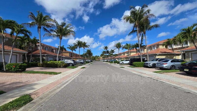 Building Photo - 2448 Laurentina Ln