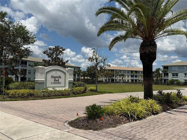 Building Photo - 600 Gardens Edge Dr