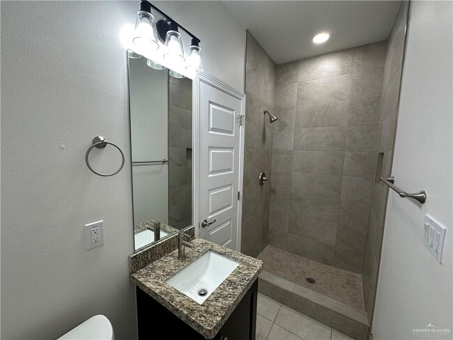 Building Photo - 9 Valley S Cir
