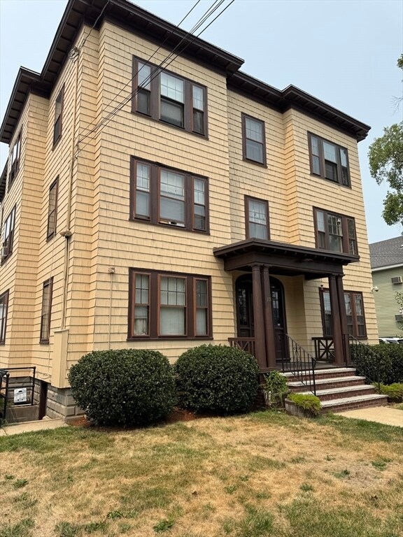 Building Photo - 106 Kenoza Ave