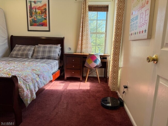 Building Photo - 1704 Bergen Ct