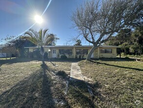 Building Photo - Beachside retreat in Indialantic!