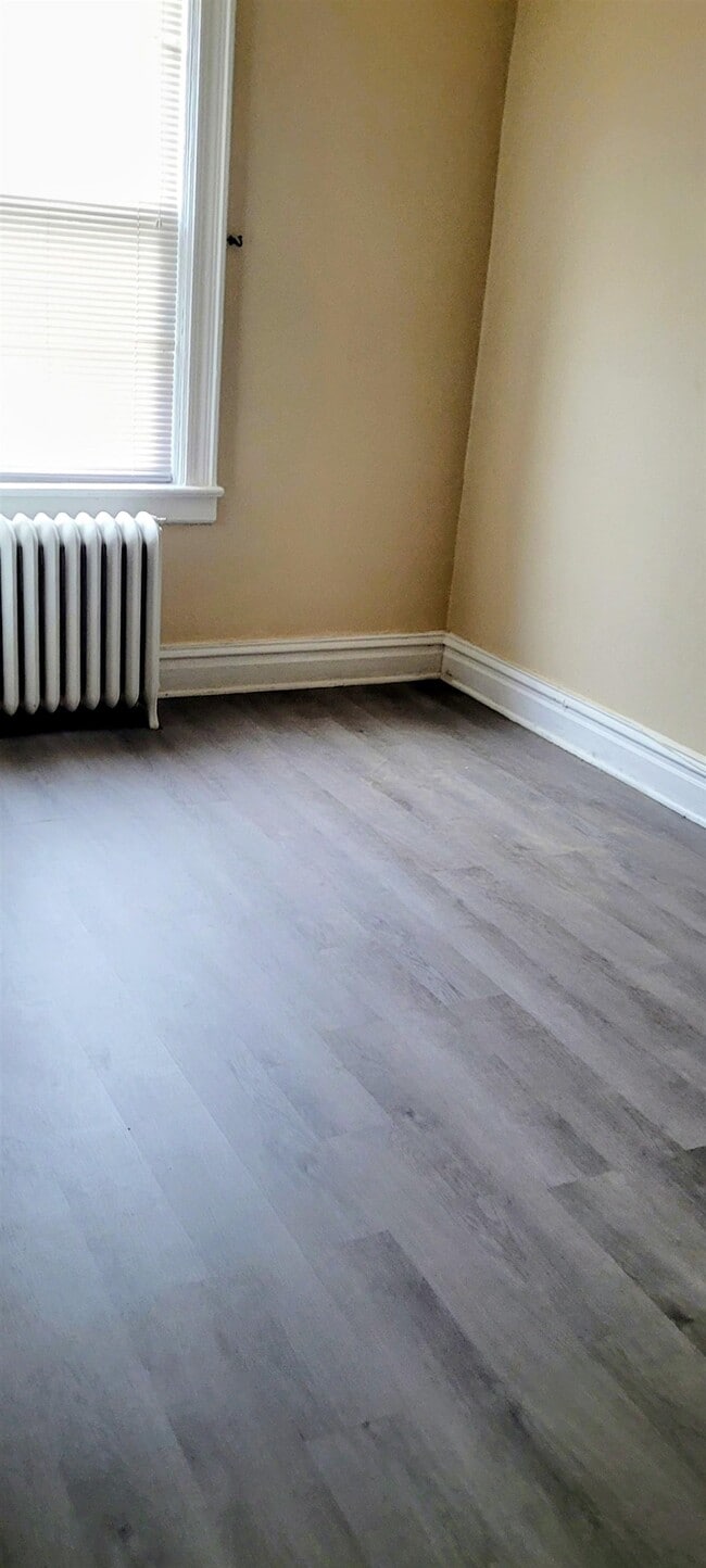 Building Photo - 141 67th St