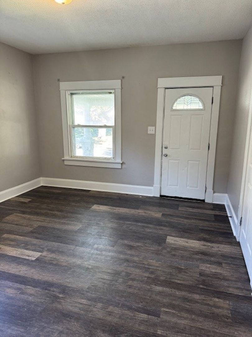 Building Photo - South Side Three Bedroom Bungalow