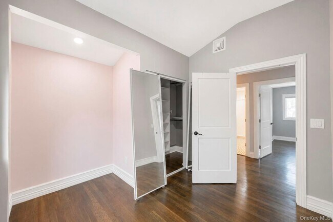 Building Photo - 18 Catherwood Crescent