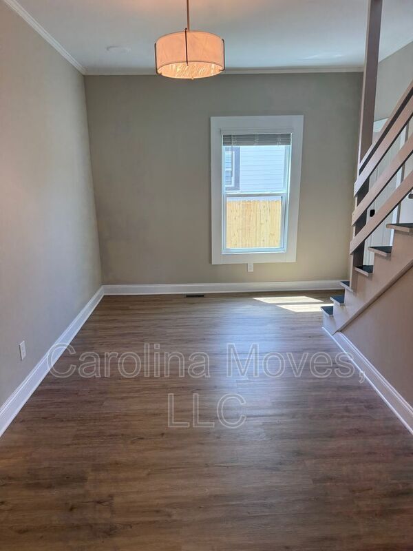 Building Photo - 50 Hutchins St