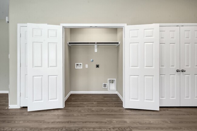 Building Photo - 811 Jefferson Ave