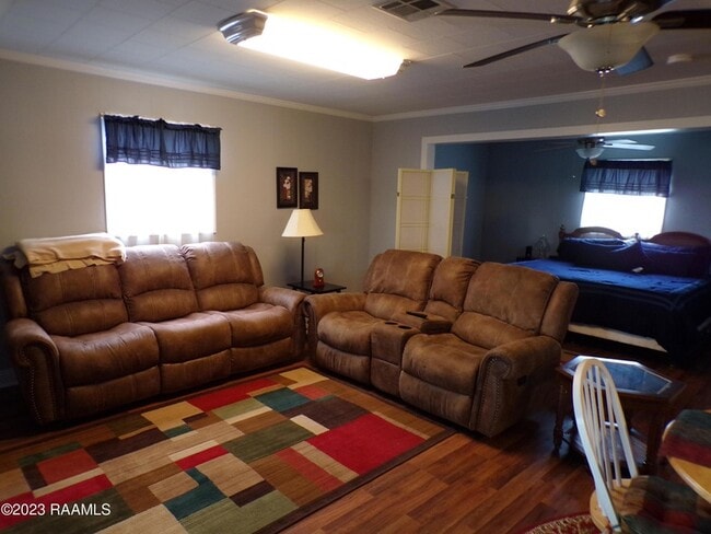 Building Photo - 212 Thoroughbred Dr
