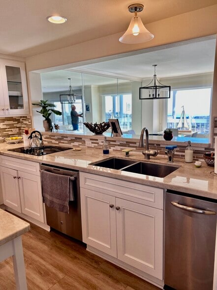 Kitchen - 24432 Alta Vista Dr