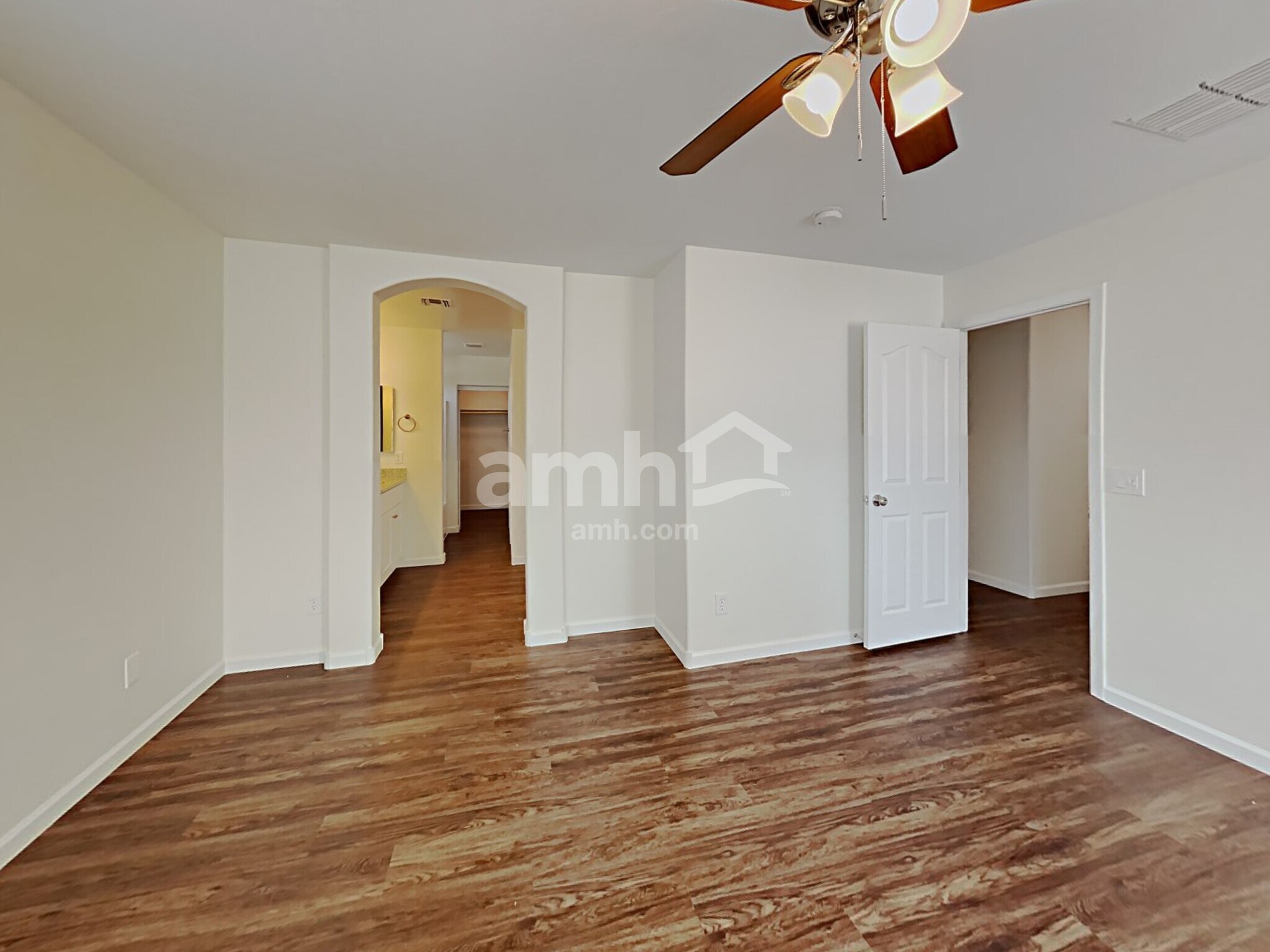 Building Photo - 7008 S 38th Ln