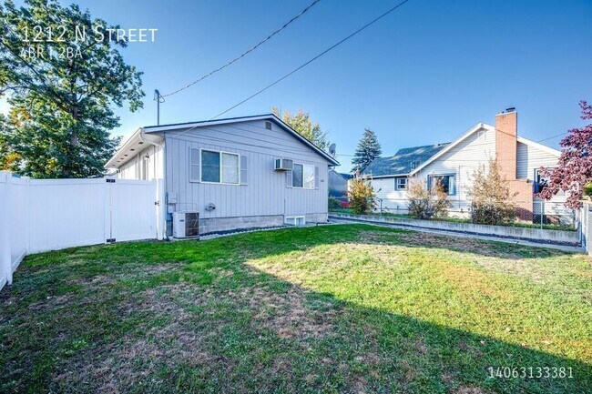 Building Photo - 1212 N Street-