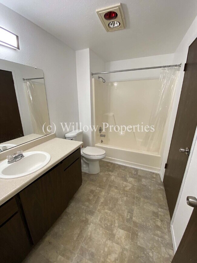 Building Photo - Two Bedroom Duplex